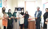 بااهداء گل وشیرینی به مادران باردار و مربیان کلاسهای آمادگی زایمان مرکزخدمات جامع سلامت کلاچای قدردانی شد